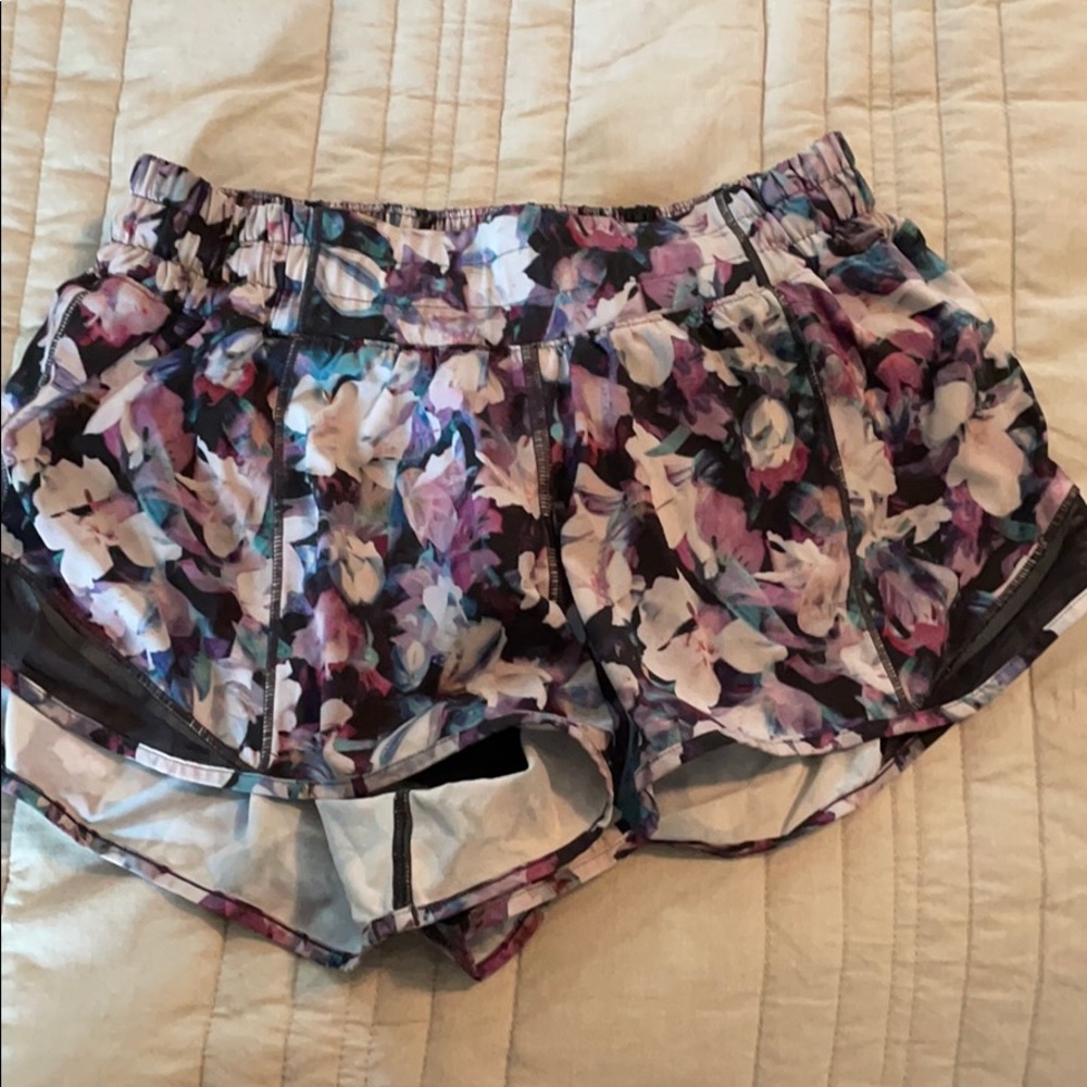 Lululemon hotty hot short